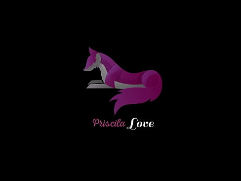 ❤️ Mes parents m'ont laissée seule avec ma sœur et j'ai versé du lait sur ses seins. Porno at us ❌️❤