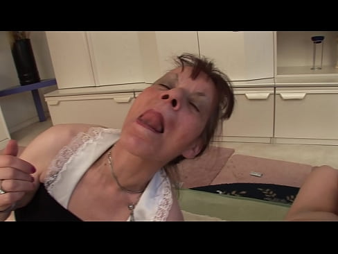 ❤️ Deux grands-mères et un grand-père font une partie à trois Porno at us ❌️❤
