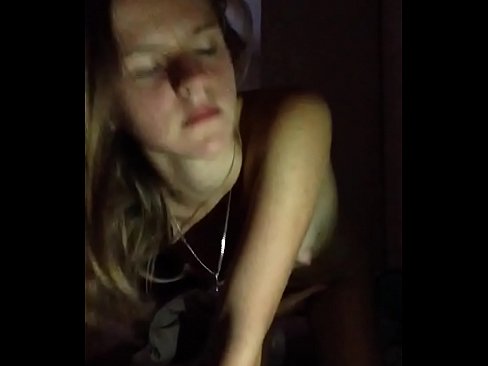 ❤️ Une fille se masturbe et jouit Porno at us ❌️❤