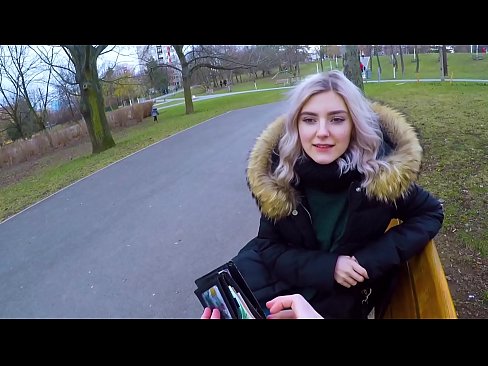 ❤️ Avaler le sperme chaud d'un étranger pour de l'argent - pipe dans le parc par Eva Elfie Porno at us ❌️❤